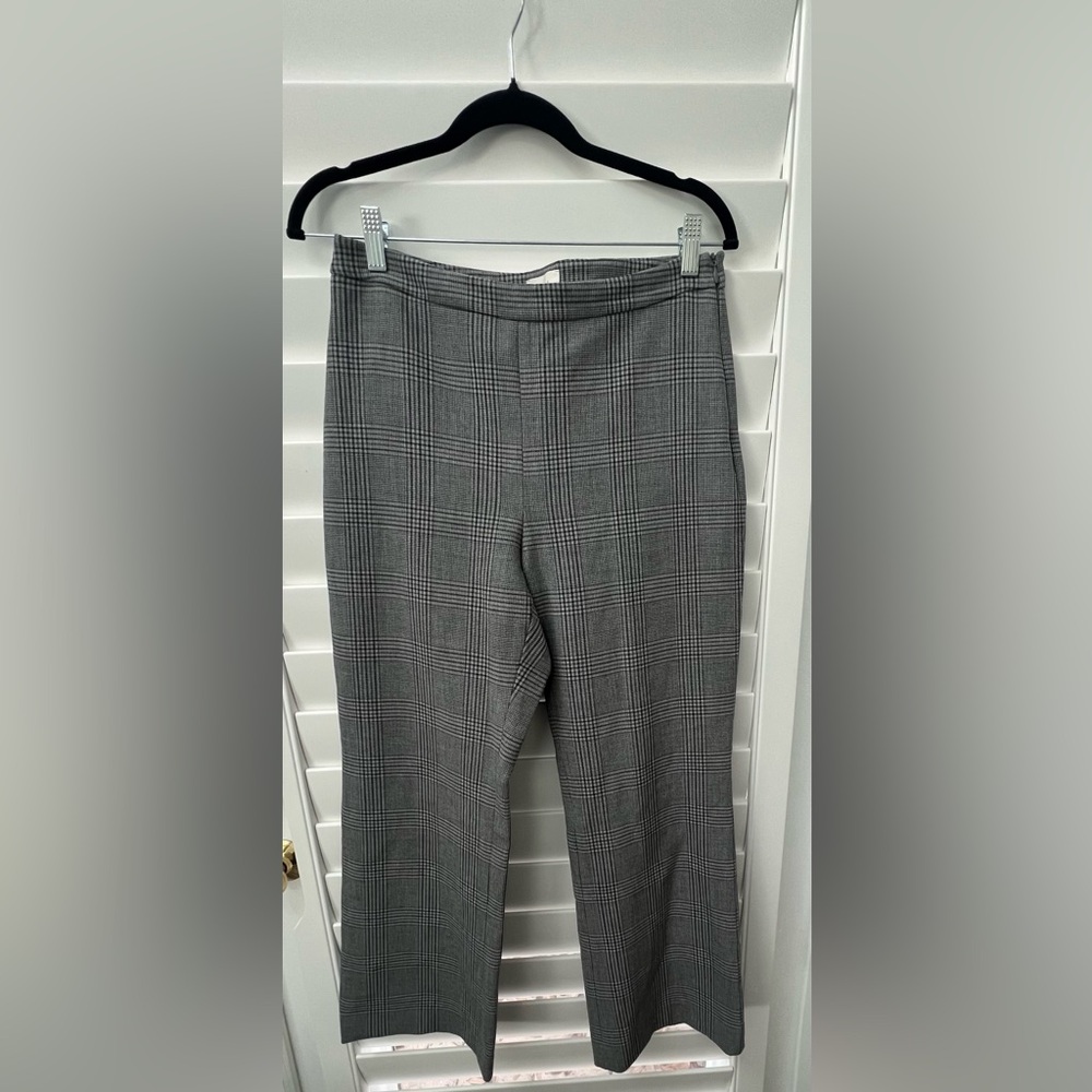 Wilfred (Aritzia) pants in plaid.  Good condition.  Size 8